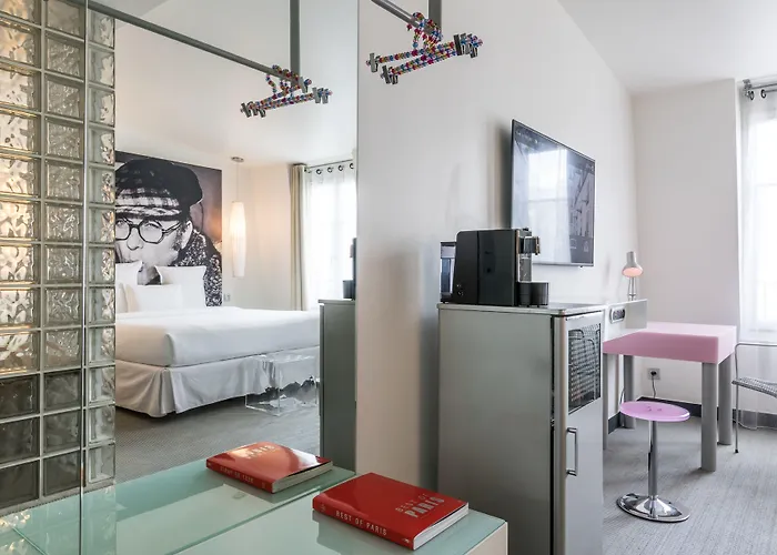 Kube Hotel Parigi