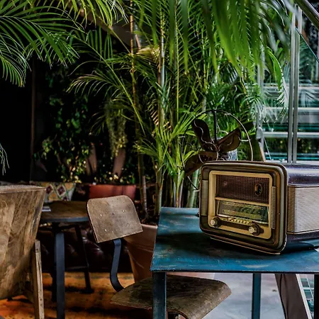 Kube Hotel Parijs